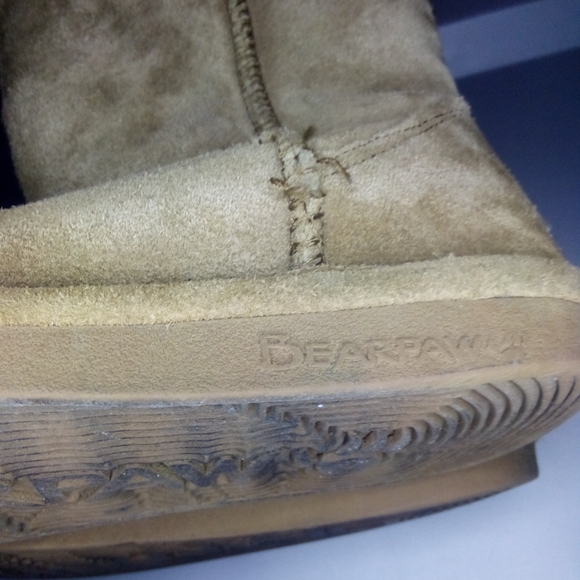 Bearpaw Girls Emma Short Mushroom Suede Shearling-lined Boots - Picture 11 of 14